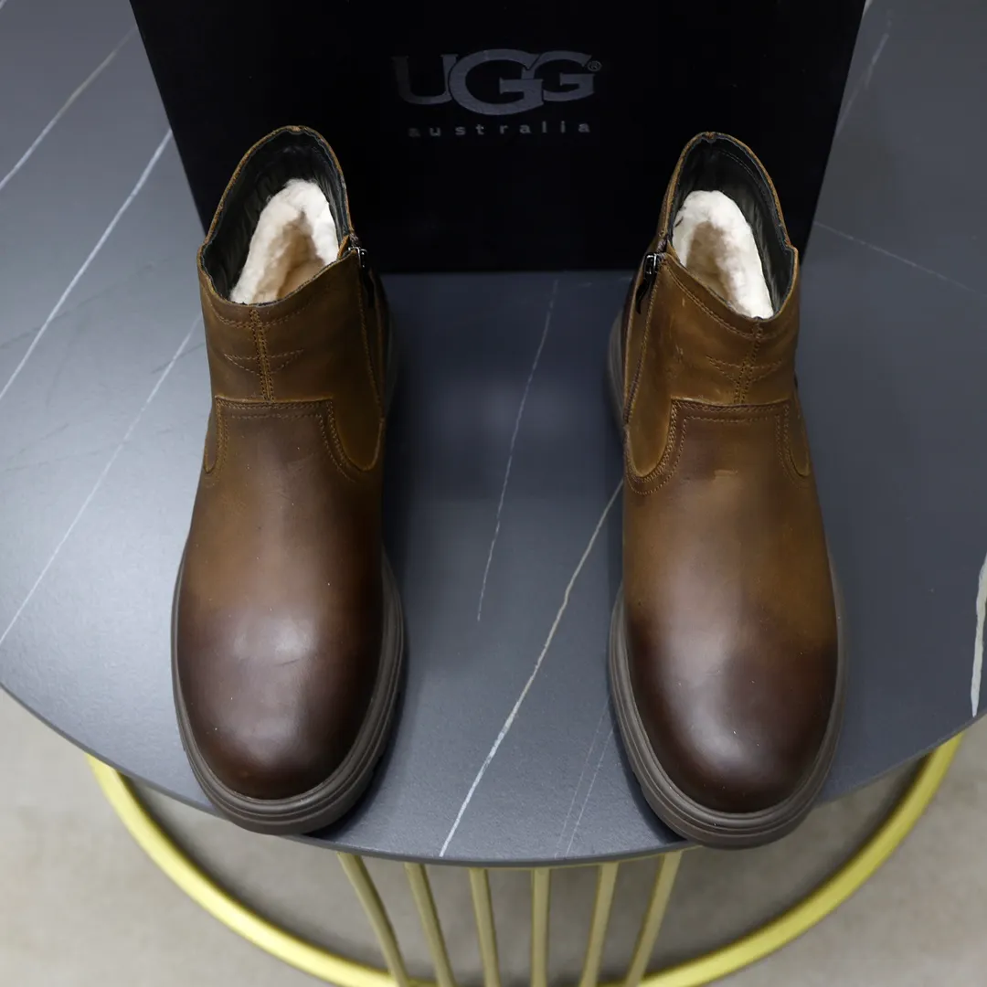 Ex-factory price: 640 thick wool imported from Australia Brand: UGG genuine purchasing agent Size: 39–44 Grade: Official website 1:1 Material: First-layer genuine leather waterproof and anti-freeze upper Real wool lining Original non-slip wear-resistant lightweight soft outsole Style category: Men's casual shoes Trendy style Comfortable on the feet Color: Real picture color